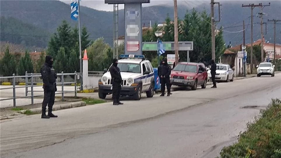 «Θρίλερ» στην Καβάλα: Σκάβουν όλο το προαύλιο αντιπροσωπείας ΙΧ για τα 4,2 εκατ. ευρώ